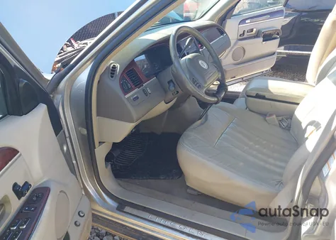 2003 Lincoln Town Car Executive из США, поврежденный, VIN 1LNHM81W53Y706603